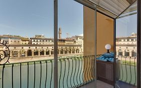 Apartments Florence - Ponte Vecchio Balcony